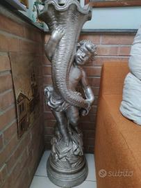 angelo con vaso in gesso argentato