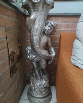 angelo con vaso in gesso argentato