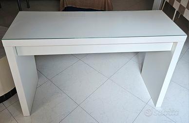 Scrivania/toeletta makeup Ikea Malm