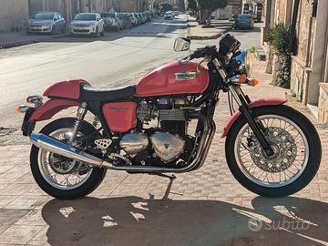 Triumph Thruxton 900