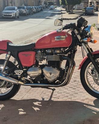 Triumph Thruxton 900