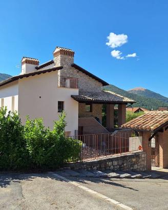 Villa di 117 m² con 4 locali e box auto doppio a M