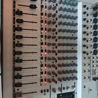 mixer behringer eurorack mx 2004A