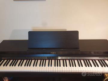 Pianoforte elettrico tastiera pesata ROLAND HP302