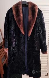 Cappotto in Astrakan,polsi e girocollo in Visone