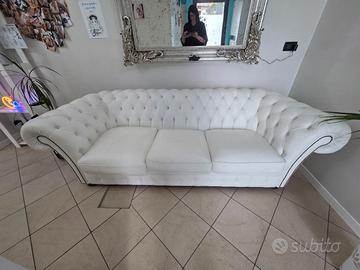 Divano Chesterfield 3 posti in vera pelle bianca –