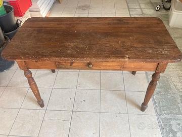 Tavolo in arte povera