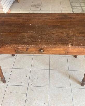 Tavolo in arte povera