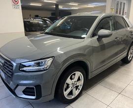 AUDI Q2 35 TFSI Business Design