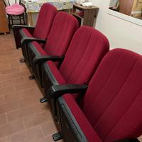 Poltrone da cinema/ sala d’attesa