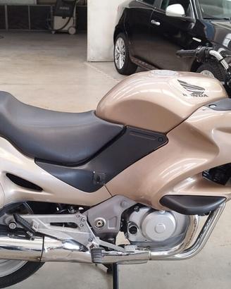 Honda Deauville 650