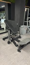 Hip thrust machine