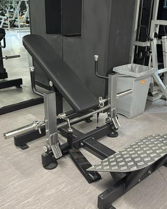 Hip thrust machine