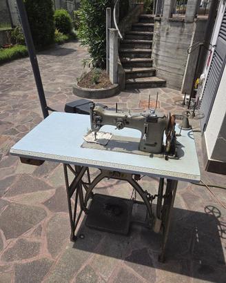 Macchina da cucire professionale PFAFF