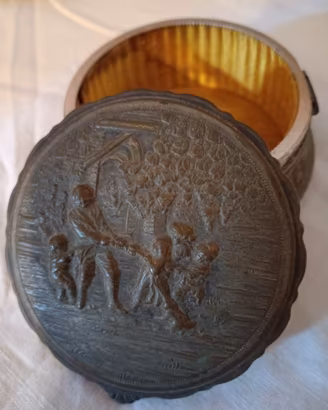 in blocco oggetti tra vintage e antichità