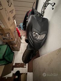 Aprilia sr 50 Motard 2021