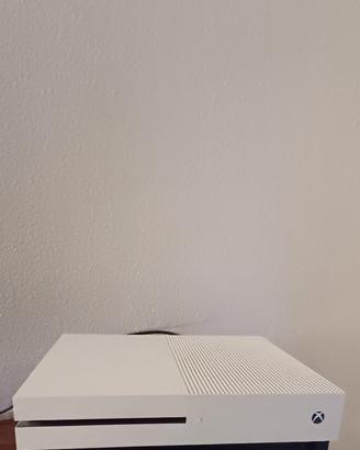 XBOX ONE S - 1TB