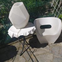 Poltrona e lampada da giardino 