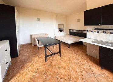 Cerveteri monolocale con balcone e posto auto