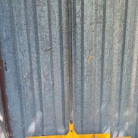 Rullo compattatore per terreno