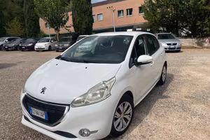 Peugeot 208 1.4 HDi 68 CV 5 porte Allure