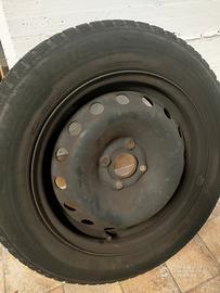 Cerchi in ferro 15” e gomme neve Bridgestone