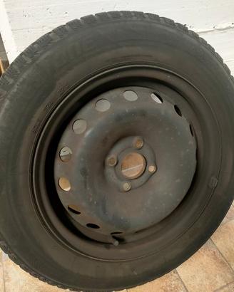 Cerchi in ferro 15” e gomme neve Bridgestone