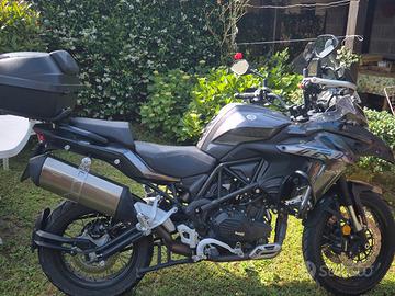 Moto Benelli TRK502X