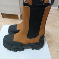 stivali Dixie taglia 36 nuovi mai usati.