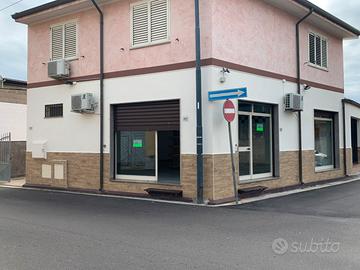 Locale commerciale centrale - alta visibilità