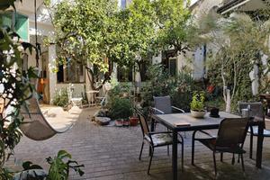 International single room campidhouse