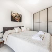 Armadio con ante scorrevoli in vetro satinato