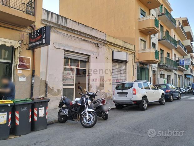 Locale Commerciale con deposito annesso in via Sba