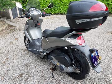 Scooter Aprilia Scarabeo 300s