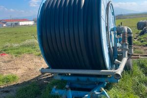 Irrigatore a rotolone con turbina e carrello