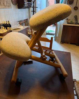 Sgabello svedese ortopedico ergonomico