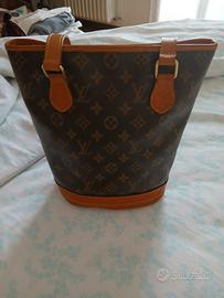 secchiello  con chiusura bottone calamita