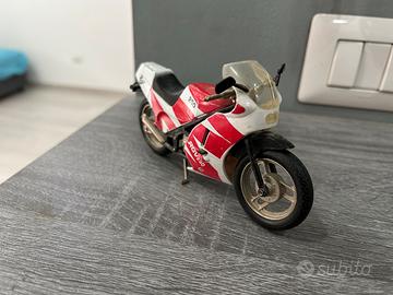 Kavasaki Suzuki modellini