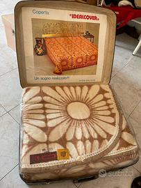 Coperta nuova con custodia