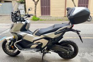 Honda X - ADV 750 Dual Clutch (DCT)