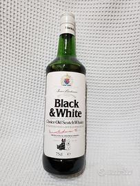 Scotch Whisky Black & White