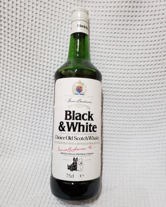 Scotch Whisky Black & White
