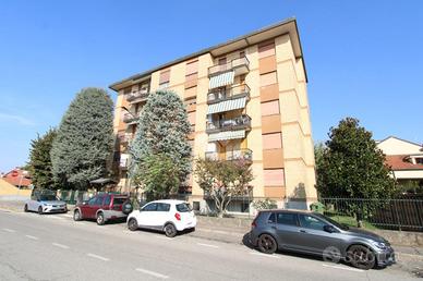 2 LOCALI A BAREGGIO