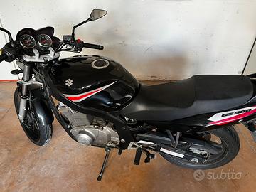 Suzuki GS 500 anno 2006