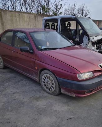 Alfa Romeo 146 Demolita - Per Ricambi