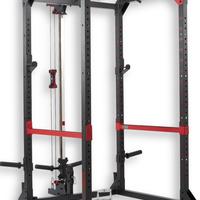 Palestra rack con lat machine accessoriato