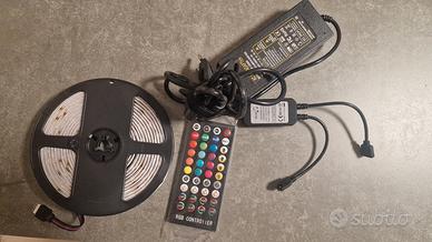 Striscia LED RGB con telecomando 5metri