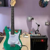 Chitarra elettrica modello Fender + Amplificatore