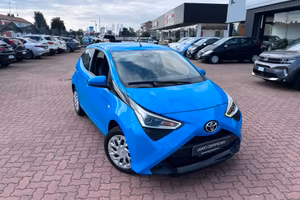 Toyota Aygo Connect 1.0 VVT-i 72 CV 5 porte x-clus