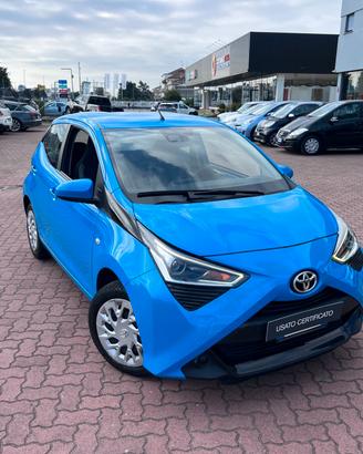 Toyota Aygo Connect 1.0 VVT-i 72 CV 5 porte x-clus